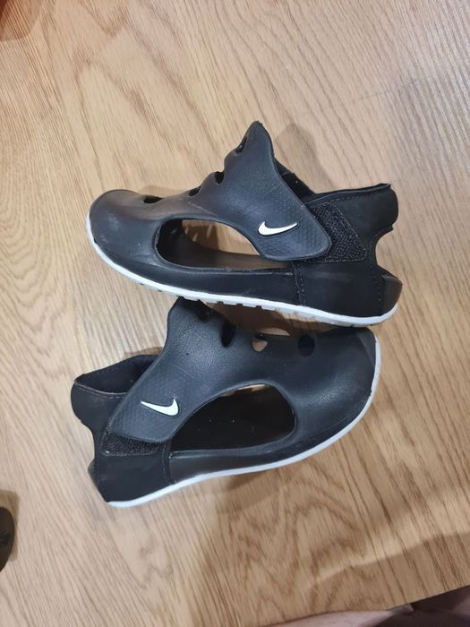 Сандали Nike 23,5