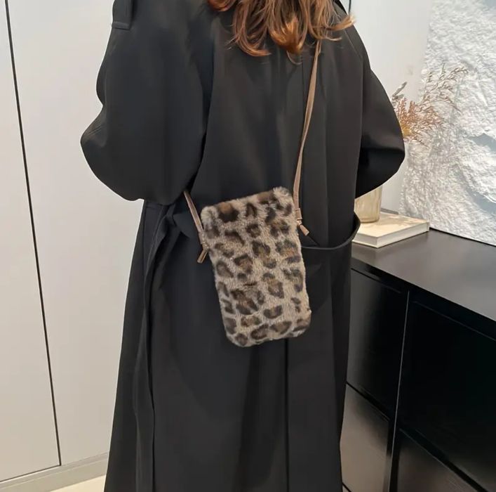 Златна, сребърна и с леопардов принт чанта