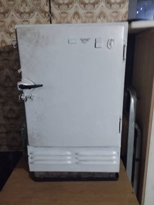 Продаю советский рабочий холодильник саратов