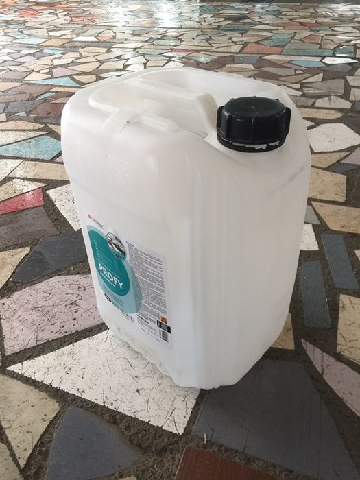 Продам канистры 20 л