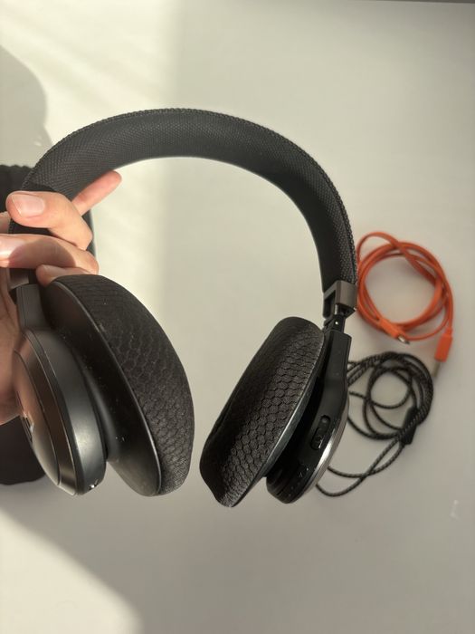 Продам срочно наушники jbl 650 live btnc