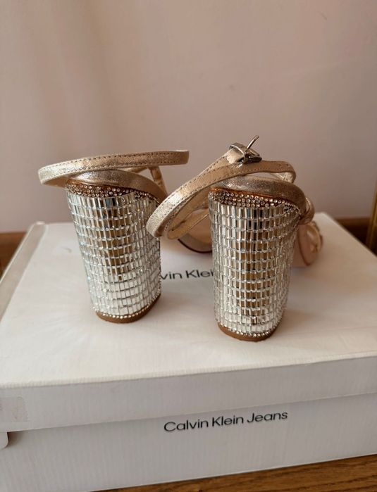 ASOS Луксозни дамски златисти сандали с камъни