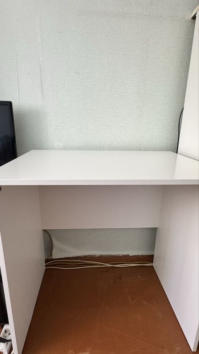 Срочно продам стол