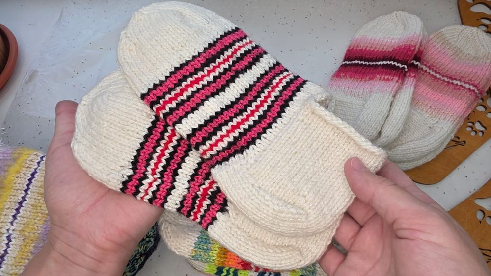 Вязаные следки-тапки