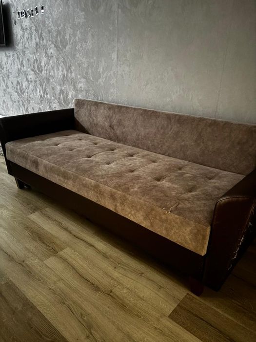 Срочно продам диван