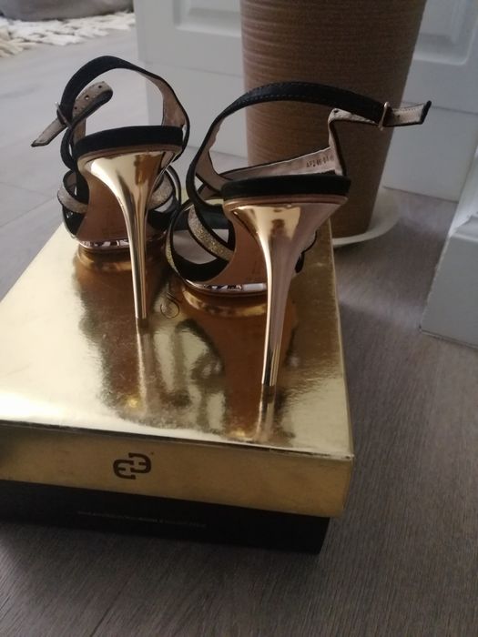 Босоножки вечерние