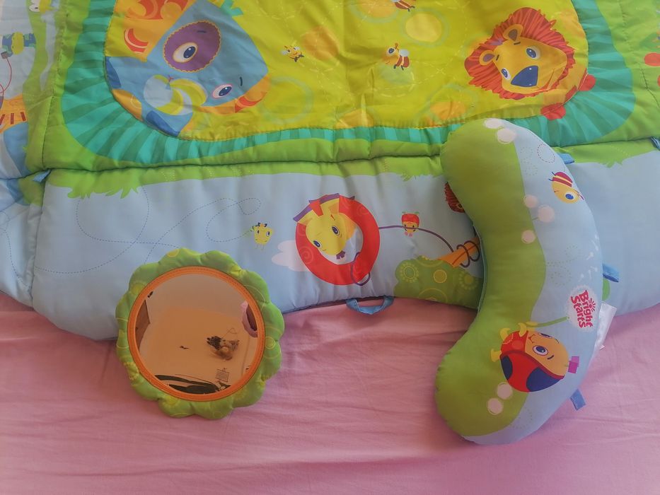 Килимче за активна гимнастика + играчки