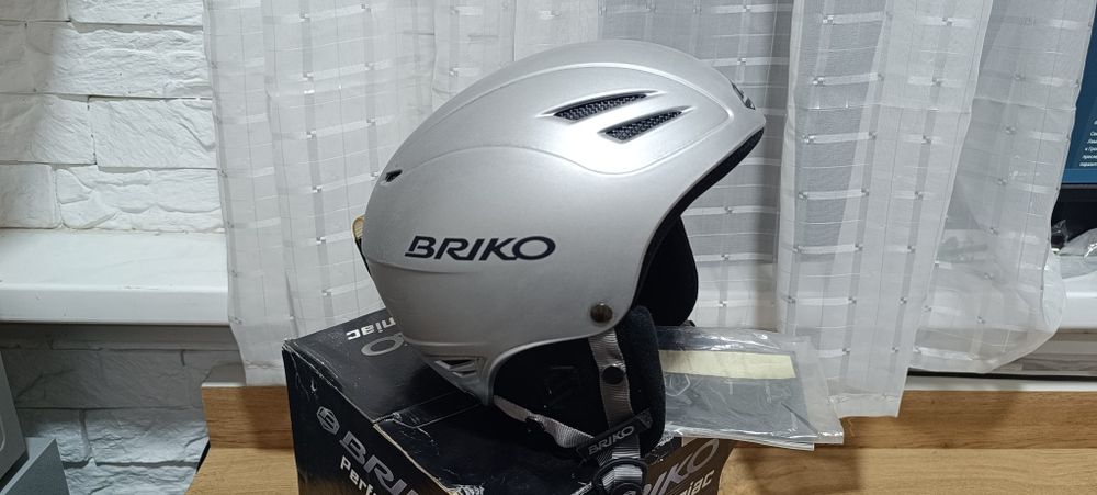 Шлем горнолыжный Briko