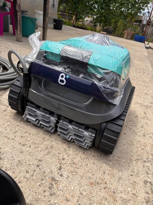 Robot piscina profesional Blueplus 4 200 lei