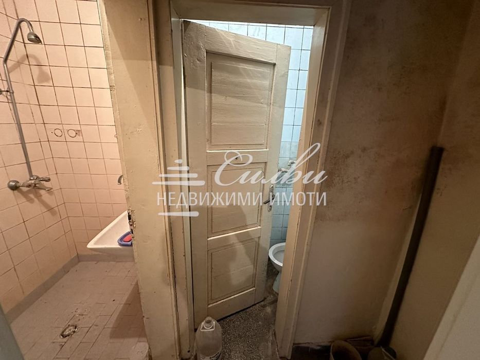 Продава се Тристаен апартамент в Шумен, Център - 75 кв.м за 1224 €/кв.м - Снимка #5