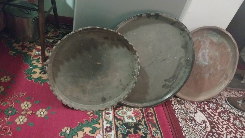 Большие винтажные подносы и кувшины для декора или кухни