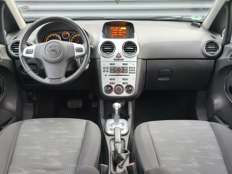 Opel Corsa D 1.2 Facelift Euro  Benzina - Cutie automata / Easytronic