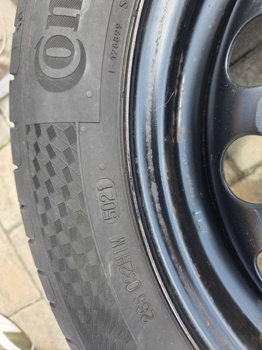 Vand 2 roti vara 155/65/R14 sursa autoturism Peugeot 107