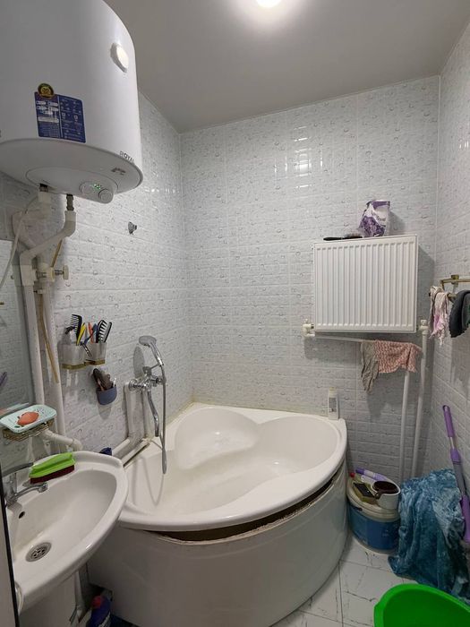 Срочно 2 хоналик квартира сотилади