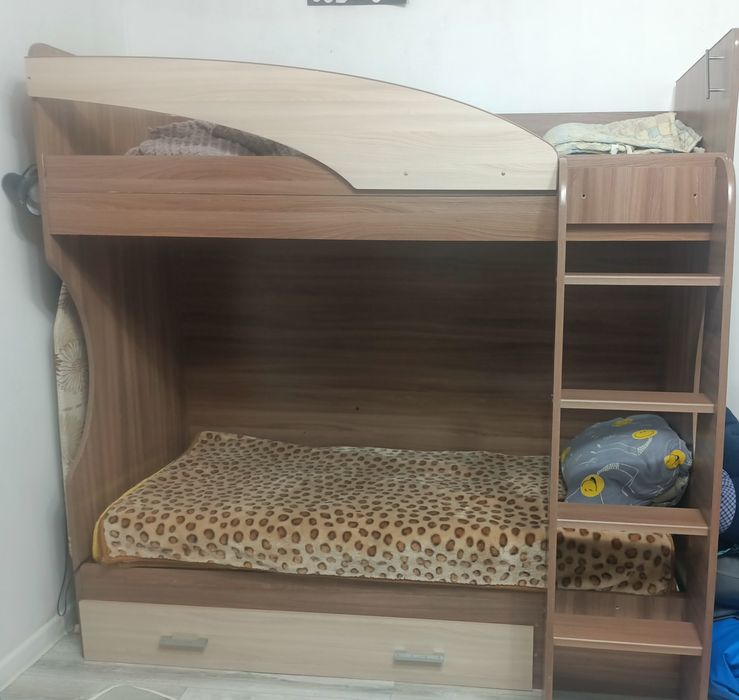 Продам кровать .двухъярусная