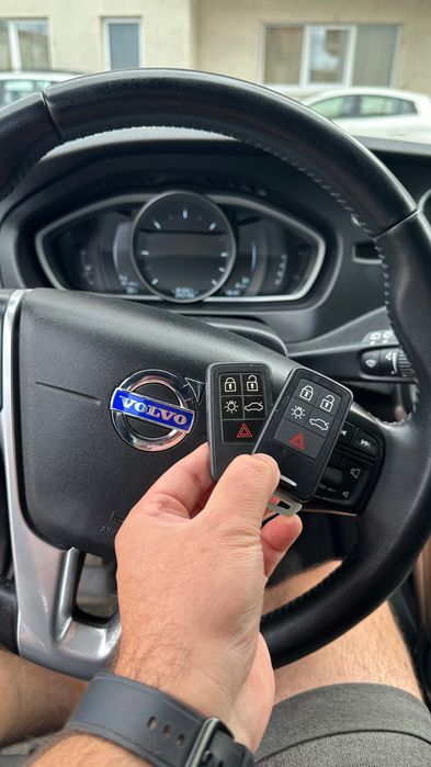 Chei auto cu cip și telecomandă | Copiere și programare | Elite Keys Florești