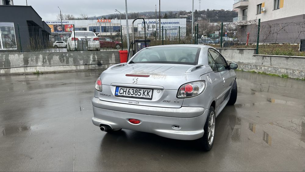 Продавам Peugeout 206 CC 2.0 16V