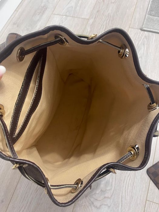 Rucsac Louis Vuitton , cadou borseta