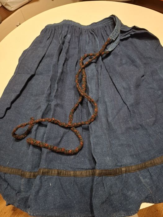 Автентични дрехи и кърпи,ръчно изработени