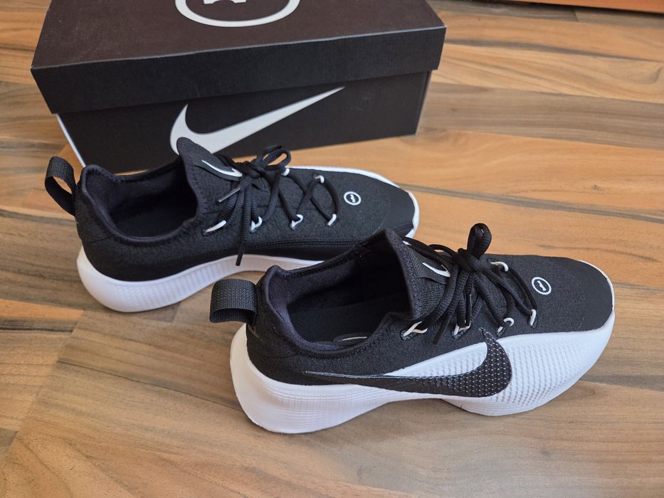 Маратонки Nike 42 ном.