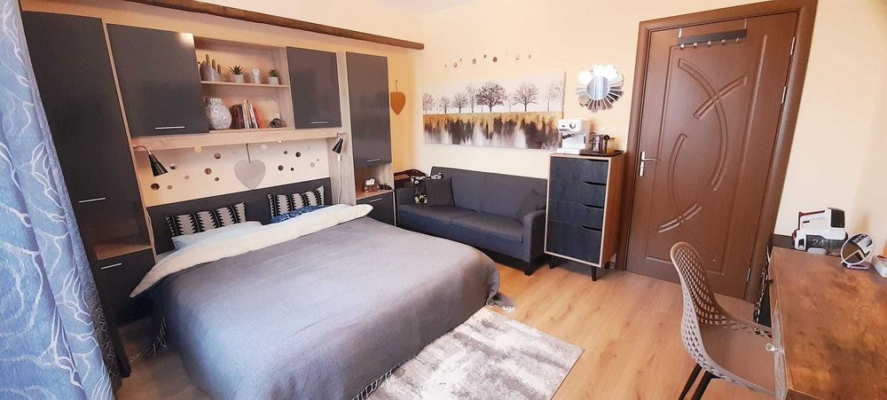 Двустаен нов, напълно обзаведен в центъра на Хисаря