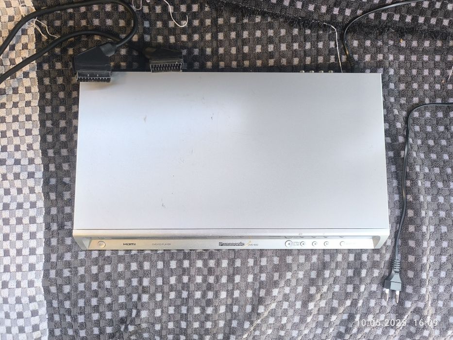 DVD/CD-проигрыватель.