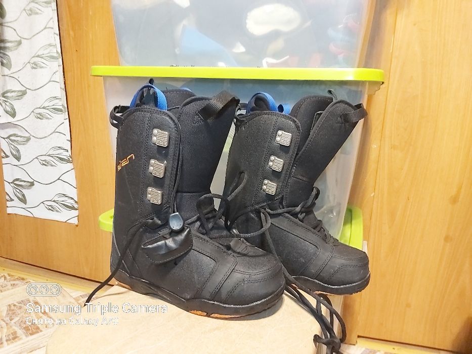 Ботинки для сноуборда.