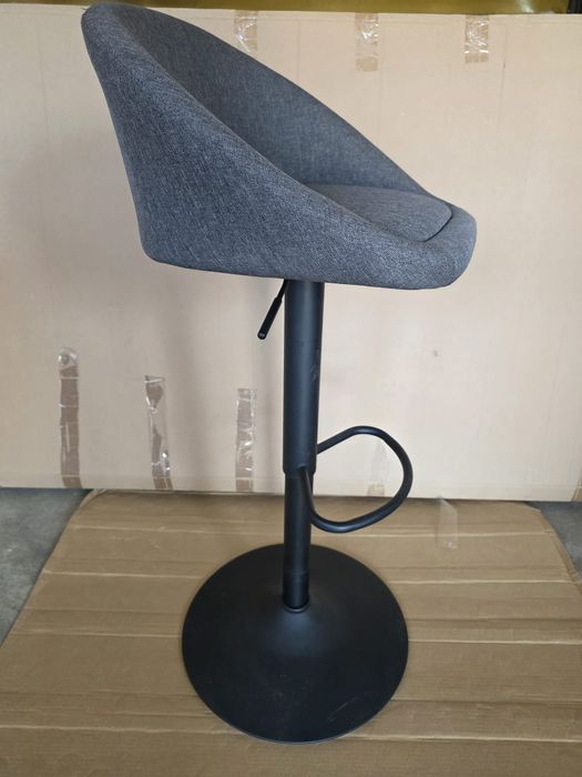 Scaune rotative cu picior