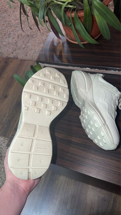 gucci rhyton marimea 43