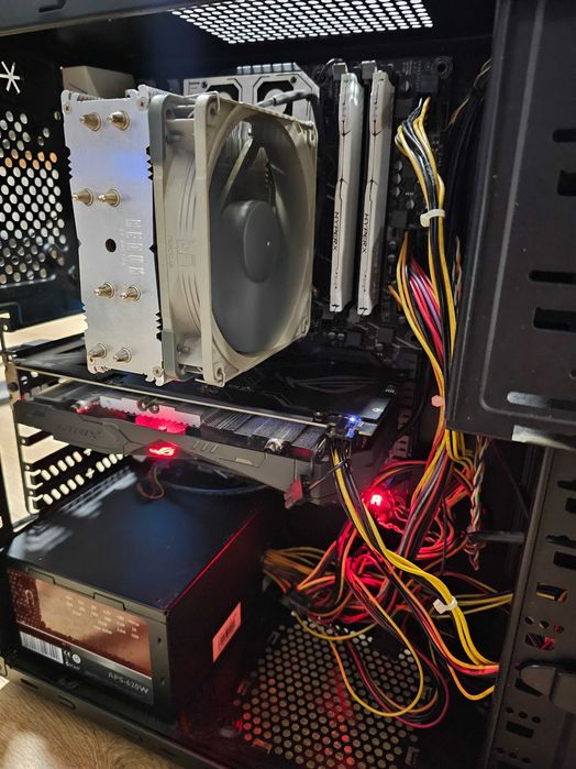 32GB (4x8GB) DDR4 Сървърна RAM ECC REG | 2133/2400MHz | CL 17 | SK Hynix (с бели HyperX охладители)