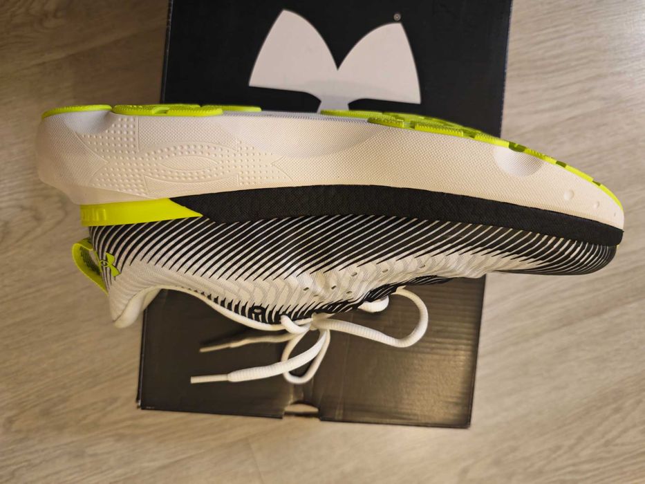 Маратонки under armour 43