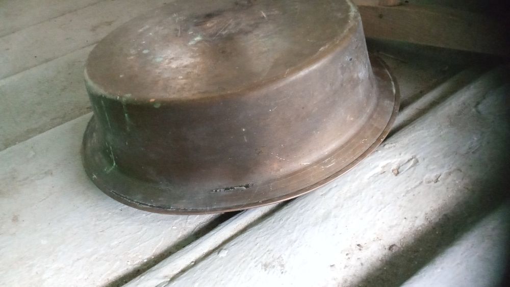 Казаны и тазики.