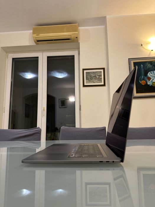 Macbook Pro 2018 i7 | 16GB RAM | 512GB SSD - Display Nefunctional