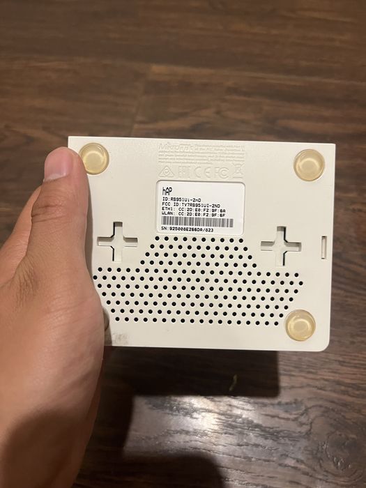 MikroTik RB951Ui-2nD hAP (роутер / маршрутизатор)