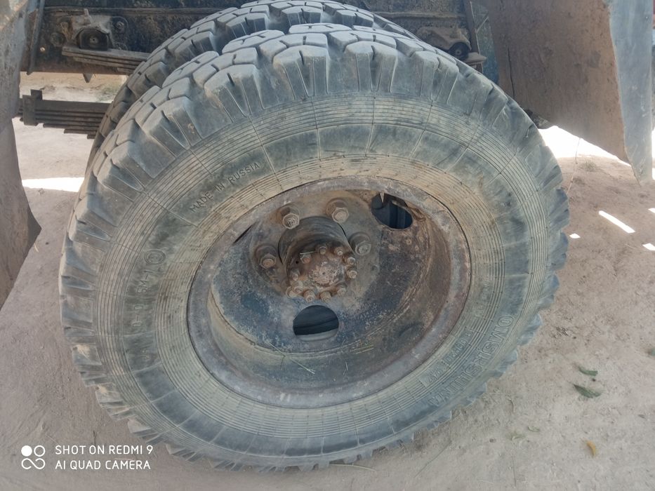 Yurib turgan moshina