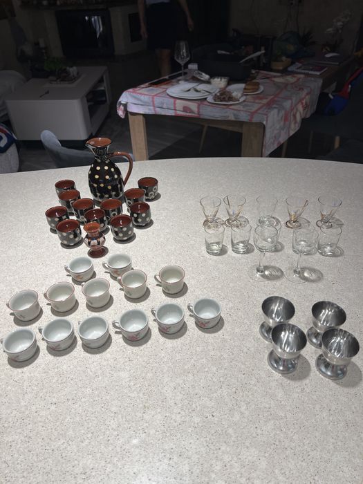 Стари мини чашчици много крехки и нежни финно стъкло