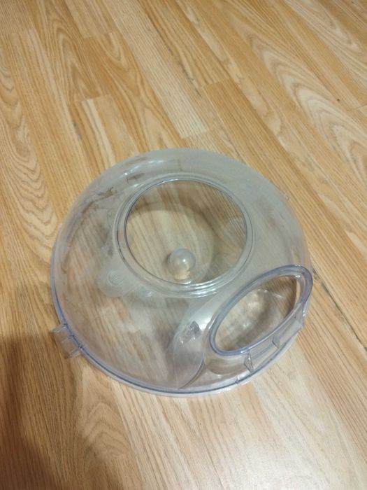 контейнер за рейнбол