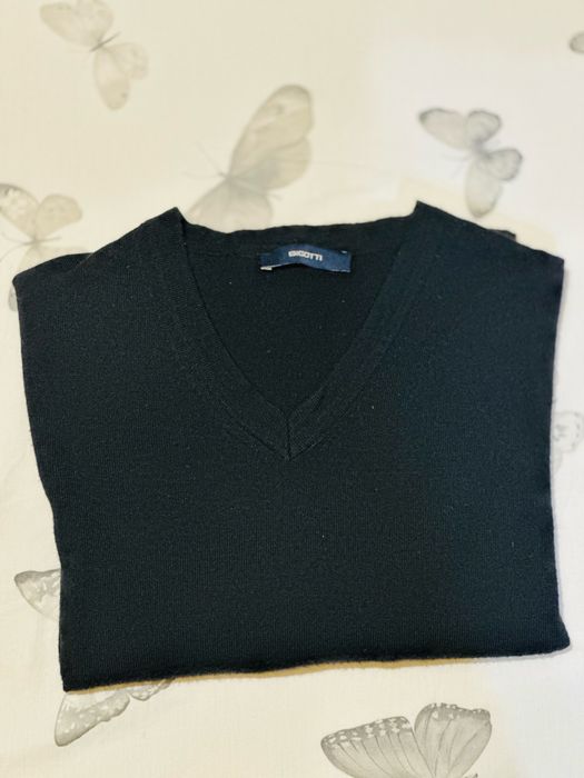 Pulover Bigotti negru, guler în V