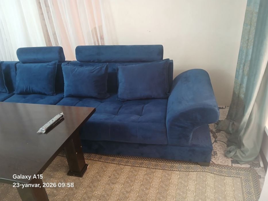 Гостинный угалок диван