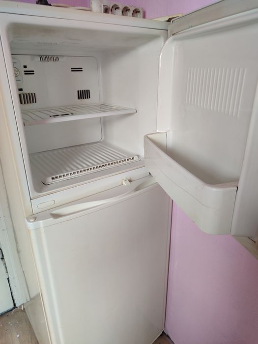 Продам Холодильник LG