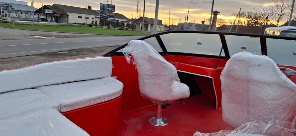 Катер Касатка vt 530 "красная фурия