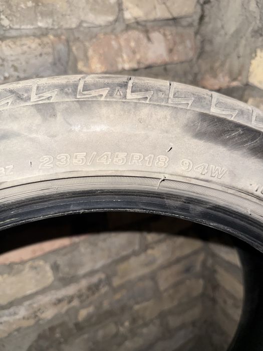 Продам летние шины Bridgestone размер 235/45/18