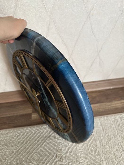 Часы из эпоксидной смолы