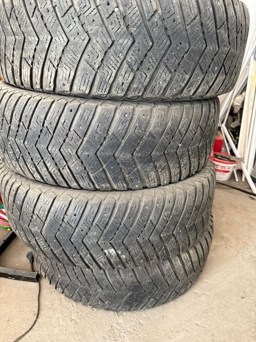 Шины зимние Goodyear 235.65.R17