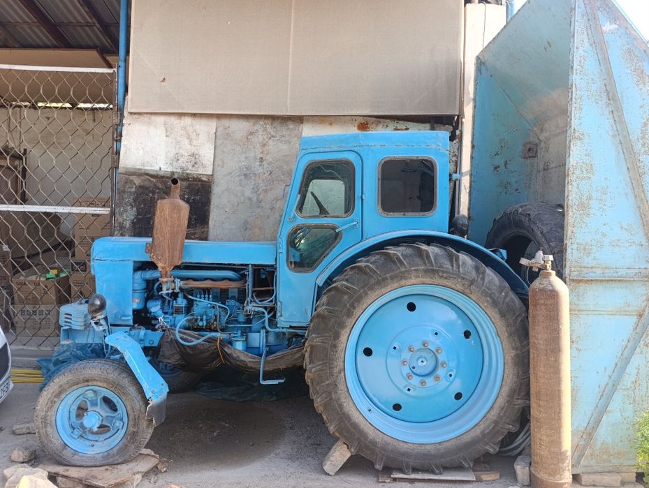 Traktor  T40 sotiladi