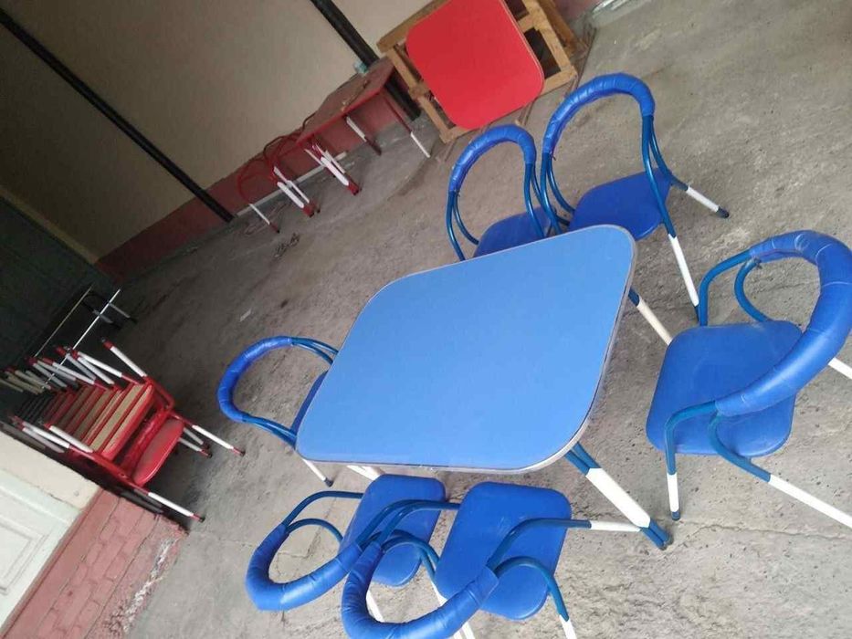 Арзон стол стуллар сотилади