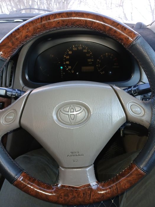 Продам Тойота Харриер