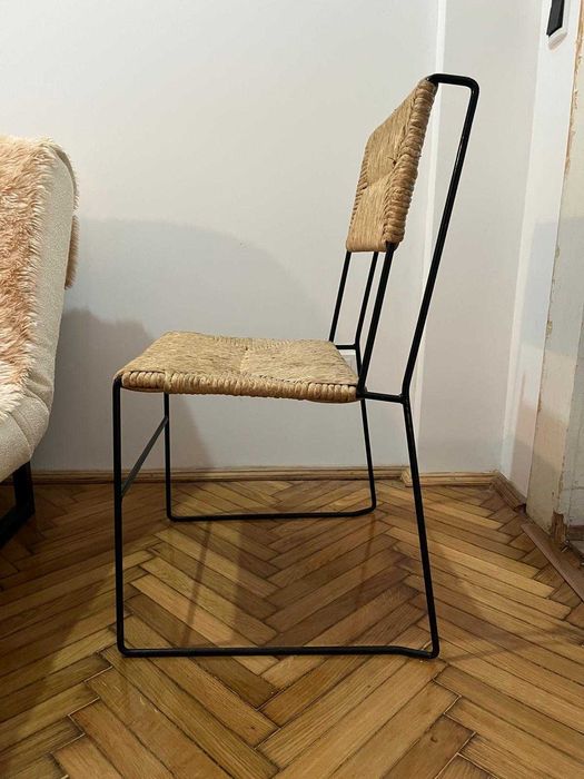 Scaun mid-century modern, împletit manual, cadru metalic
