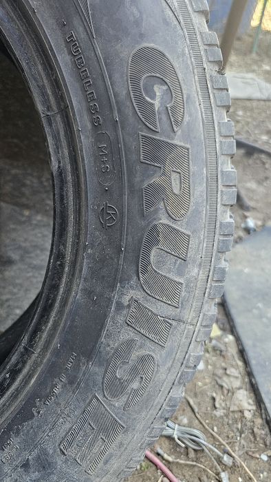 Продам летние шины 215 65/16