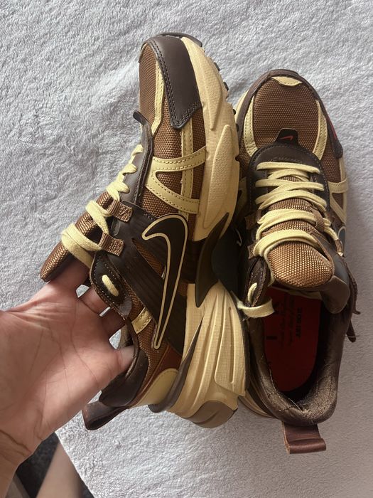 Чисто нови nike 42